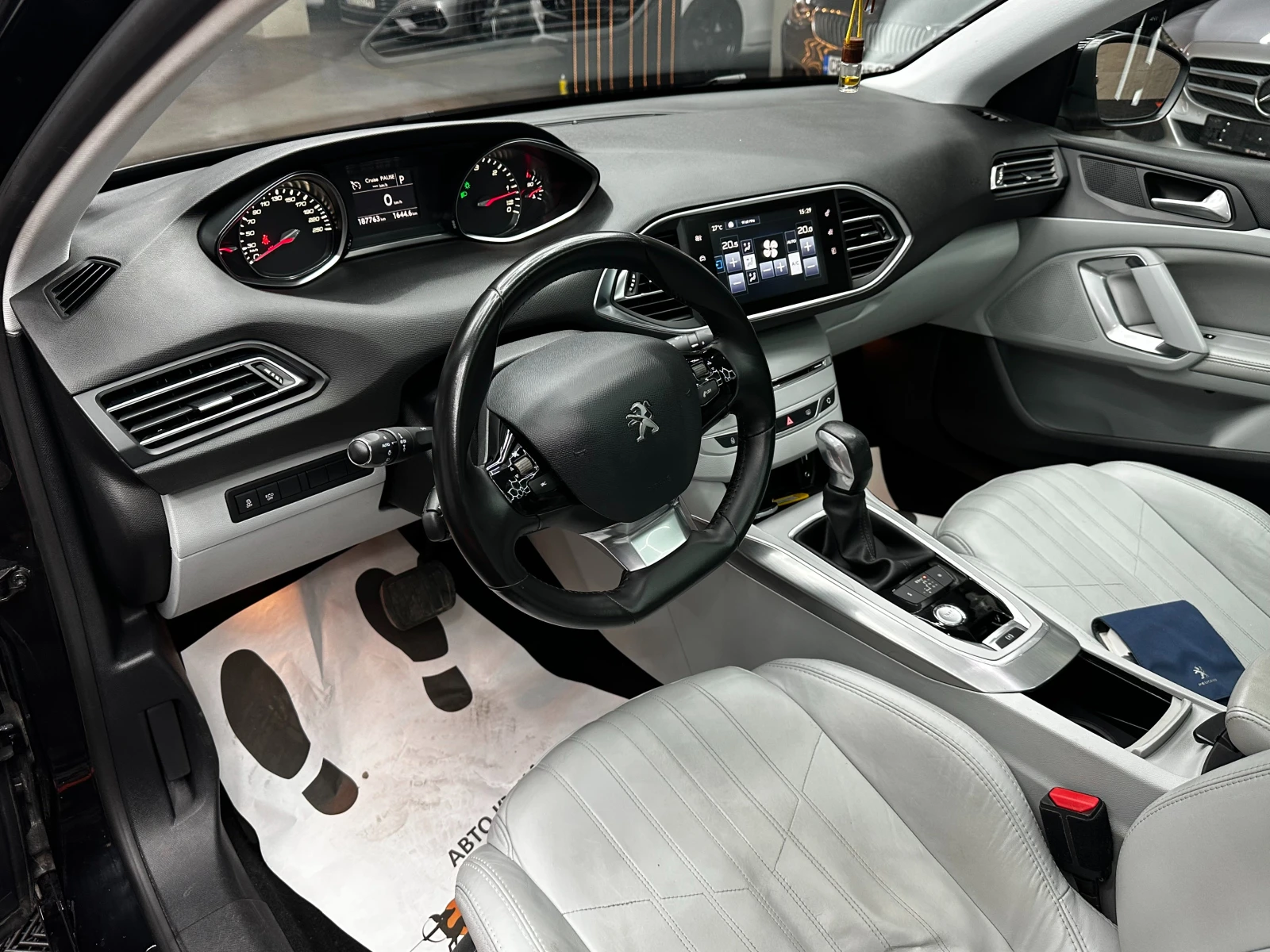 Peugeot 308 Автоматик/Хечбек/GT line/Панорама/ГАРАНЦИЯ, снимка 8 - Автомобили и джипове - 55724985