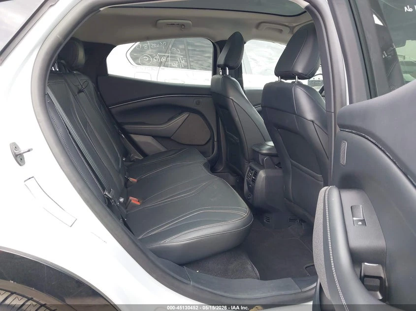 Ford Mustang Mach-E Premium, снимка 8 - Автомобили и джипове - 56320071