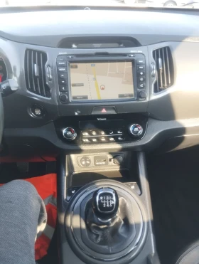 Kia Sportage 2.0 184к.с.4X4 KEYLESS ПАНОРАМА НАВИГАЦИЯ  , снимка 8