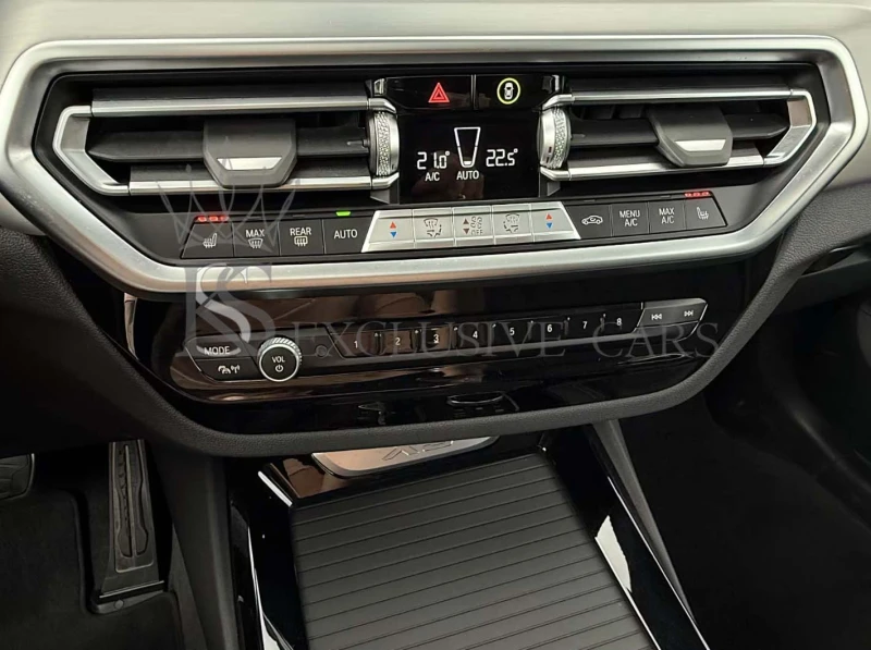 BMW X3 20i XDRIVE* M-SPORT* PANO* HUD* H/K* , снимка 8 - Автомобили и джипове - 51352858