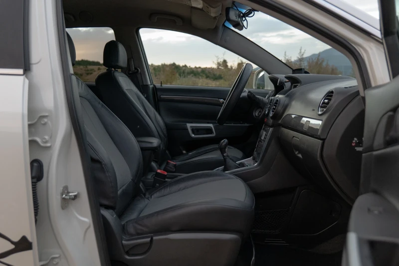 Opel Antara, снимка 10 - Автомобили и джипове - 52326379