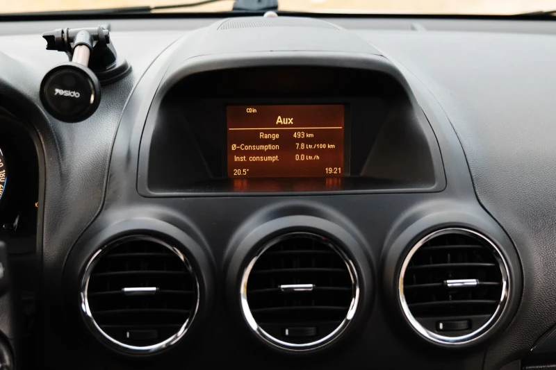 Opel Antara, снимка 13 - Автомобили и джипове - 52326379