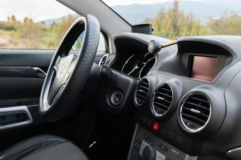 Opel Antara, снимка 5 - Автомобили и джипове - 52326379