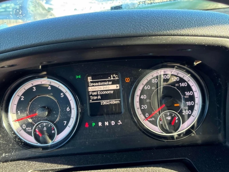 Dodge RAM 1500 * Express * CARFAX * БЕЗ ПЪРВОНАЧАЛНА ВНОСКА, снимка 8 - Автомобили и джипове - 53044048