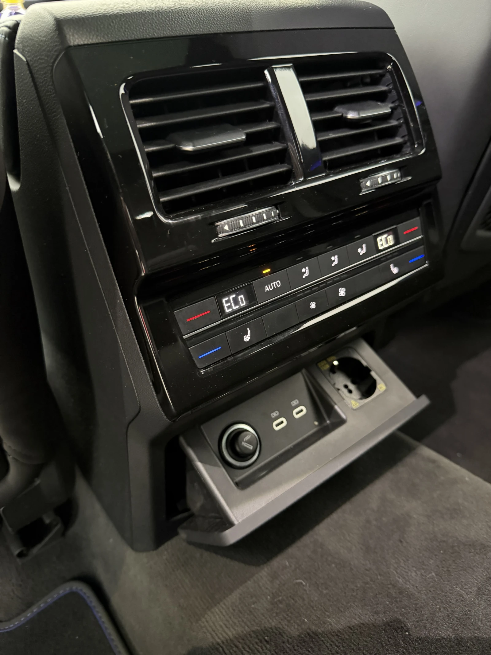 VW Touareg 4Motion, R-Line, Plug-in - изображение 7