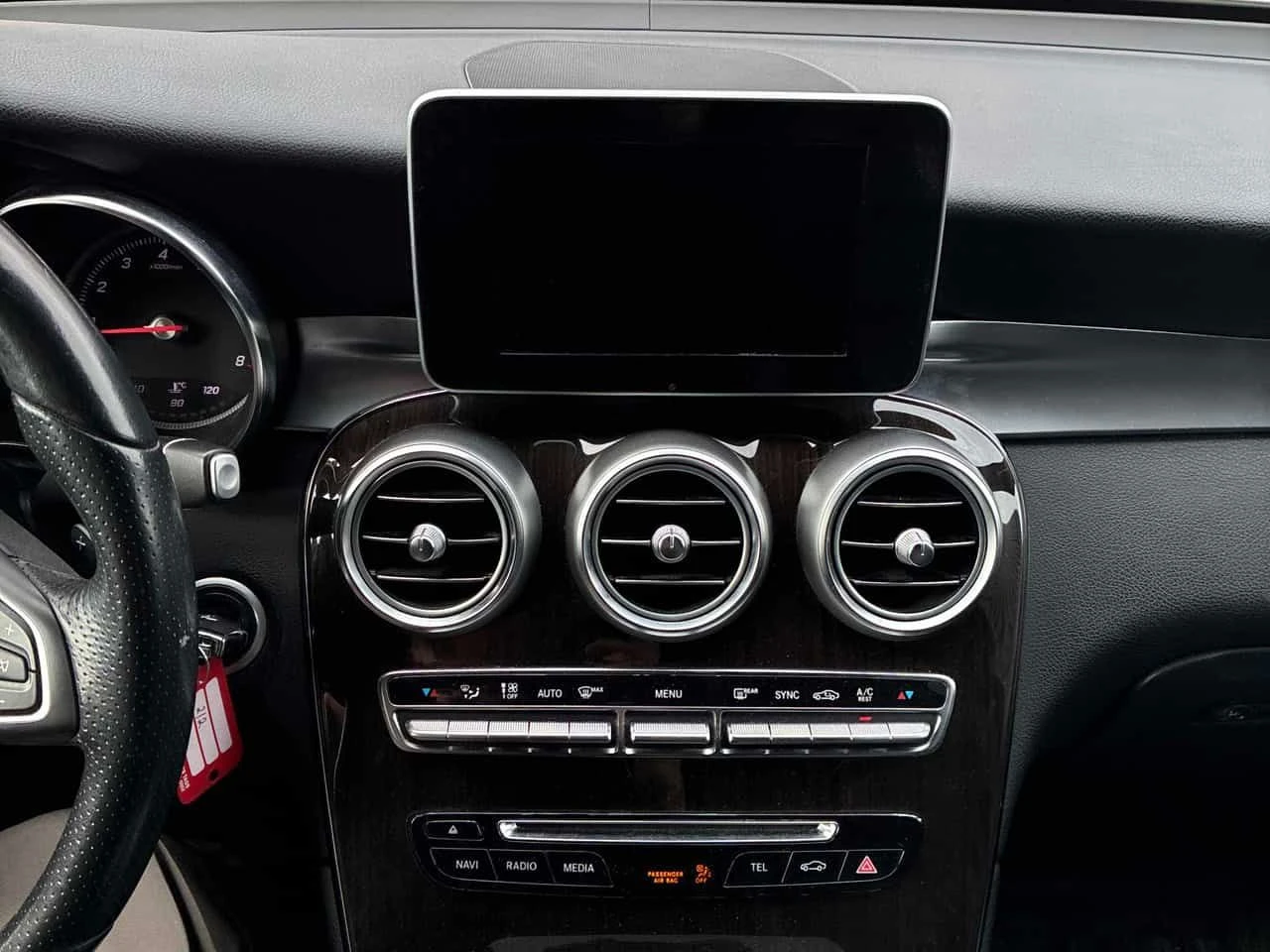 Mercedes-Benz GLC 300 * 4 MATIC * ПОДГРЕВ* ВИДЕО*  - изображение 9