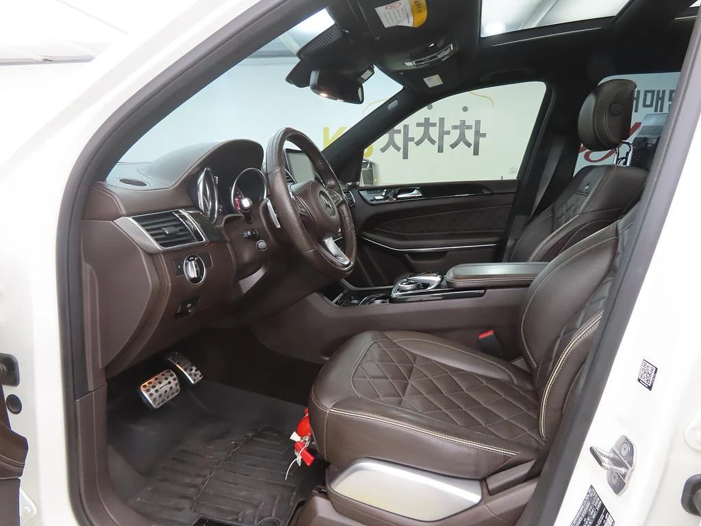 Mercedes-Benz GLS 500 360| ПАНО| ПОДГРЕВ| ОБДУХВАНЕ, снимка 5 - Автомобили и джипове - 54777586