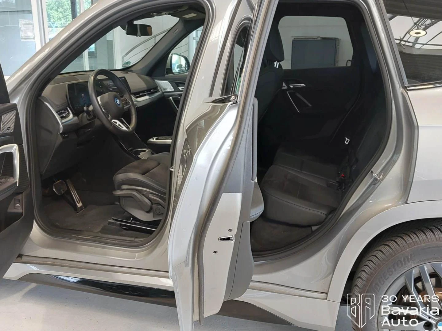 BMW iX1 30 xDrive M Sport Paket , снимка 5 - Автомобили и джипове - 54836642