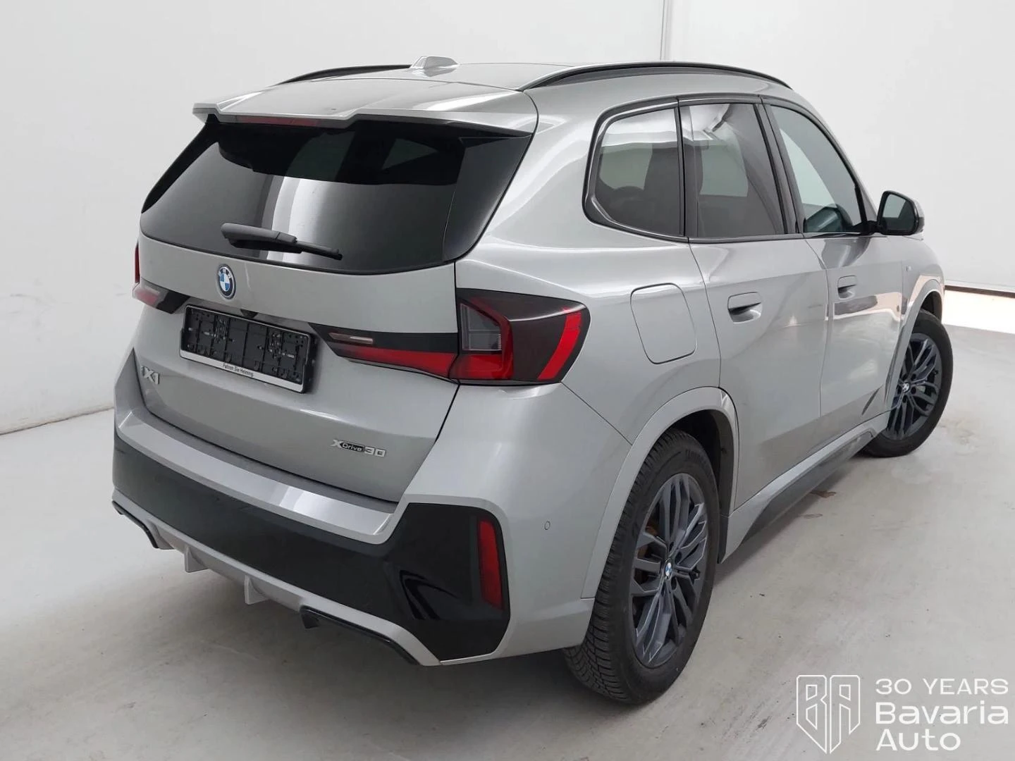 BMW iX1 30 xDrive M Sport Paket , снимка 3 - Автомобили и джипове - 54836642