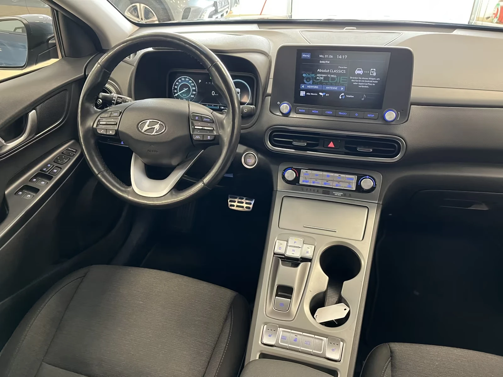 Hyundai Kona CAM/HEAD-UP/64KWH/ТЕРМОПОМПА/CARPLAY/ПОДГРЕВ/NAVI, снимка 9 - Автомобили и джипове - 54911635