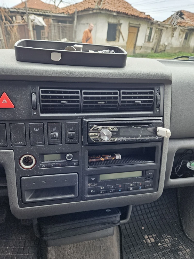 VW Multivan Т 4 мултиван, снимка 9 - Бусове и автобуси - 53477717