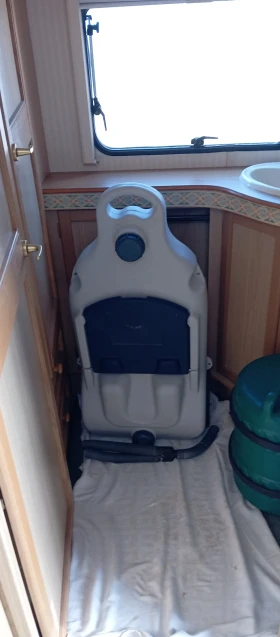 Каравана Euro Liner Стерлинг Европа 500Л, снимка 10 - Каравани и кемпери - 53668324