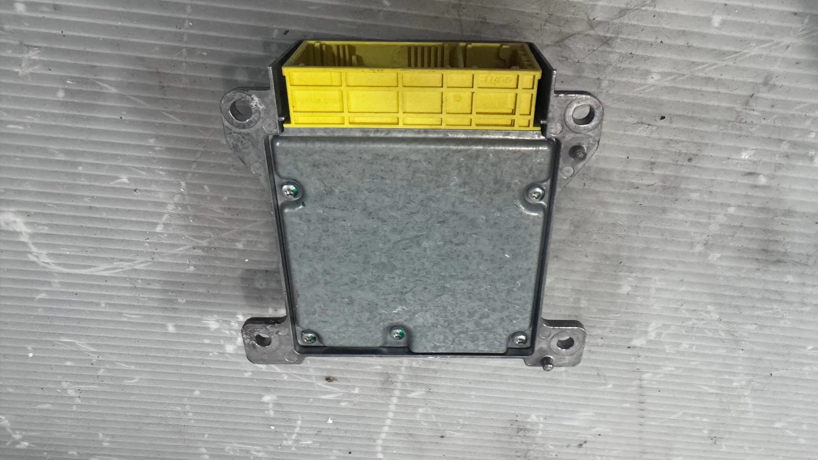 Airbag  /  /  a Mercedes W204 - A2048706826 | Mobile.bg   2