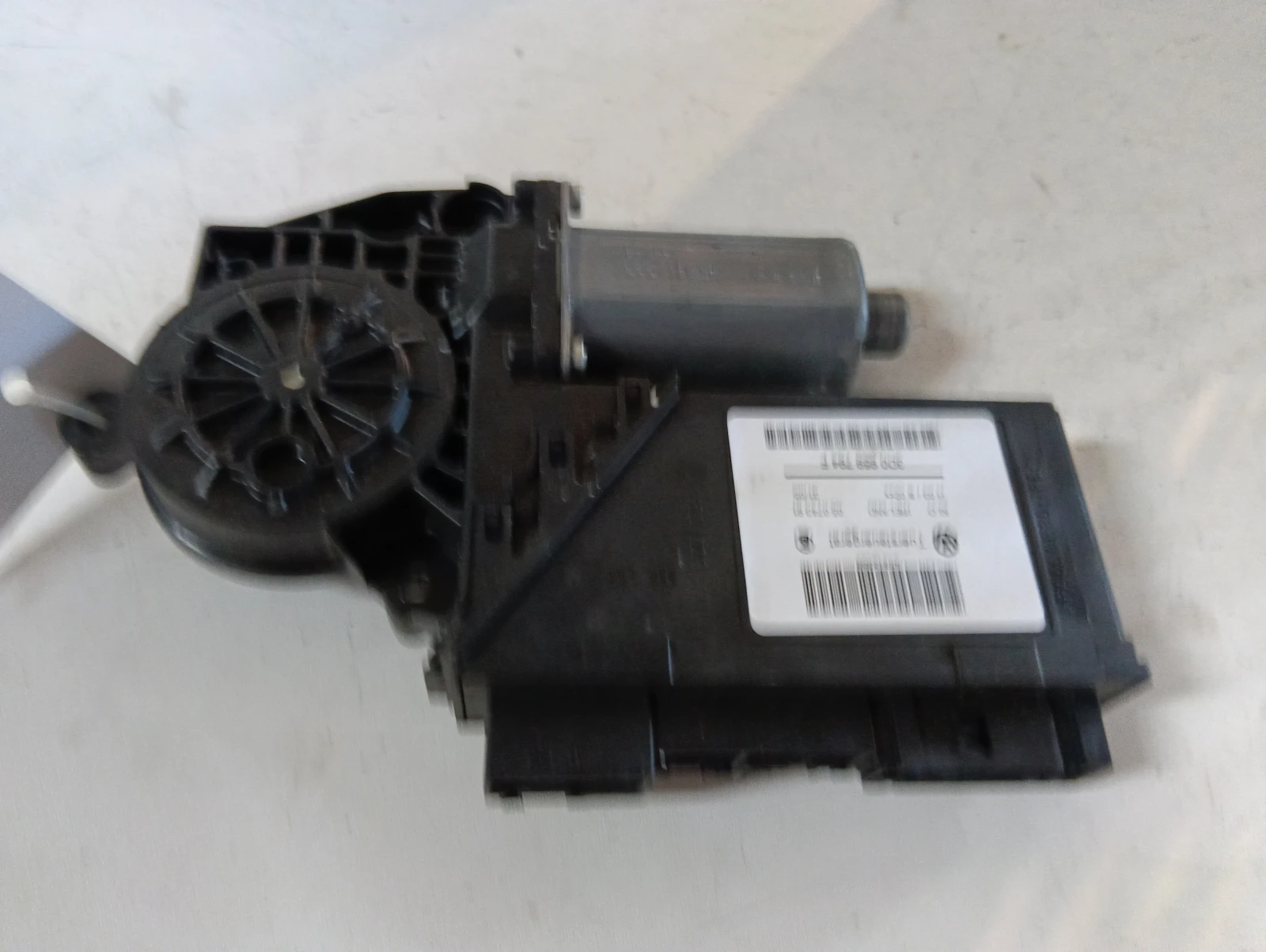 ел.машинка за задно дясно 3D0959794F 7L0959704D VW Touareg