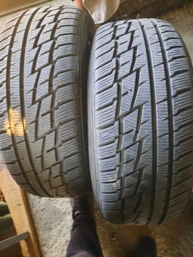 Гуми Зимни 255/50R19, снимка 1 - Гуми и джанти - 47536184