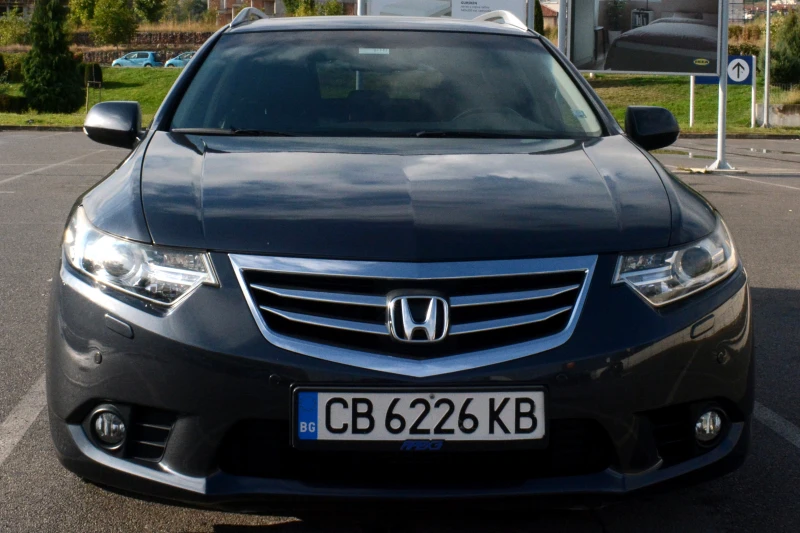 Honda Accord Tourer 2.2D i-DTEC, 150hp, снимка 2 - Автомобили и джипове - 47320138