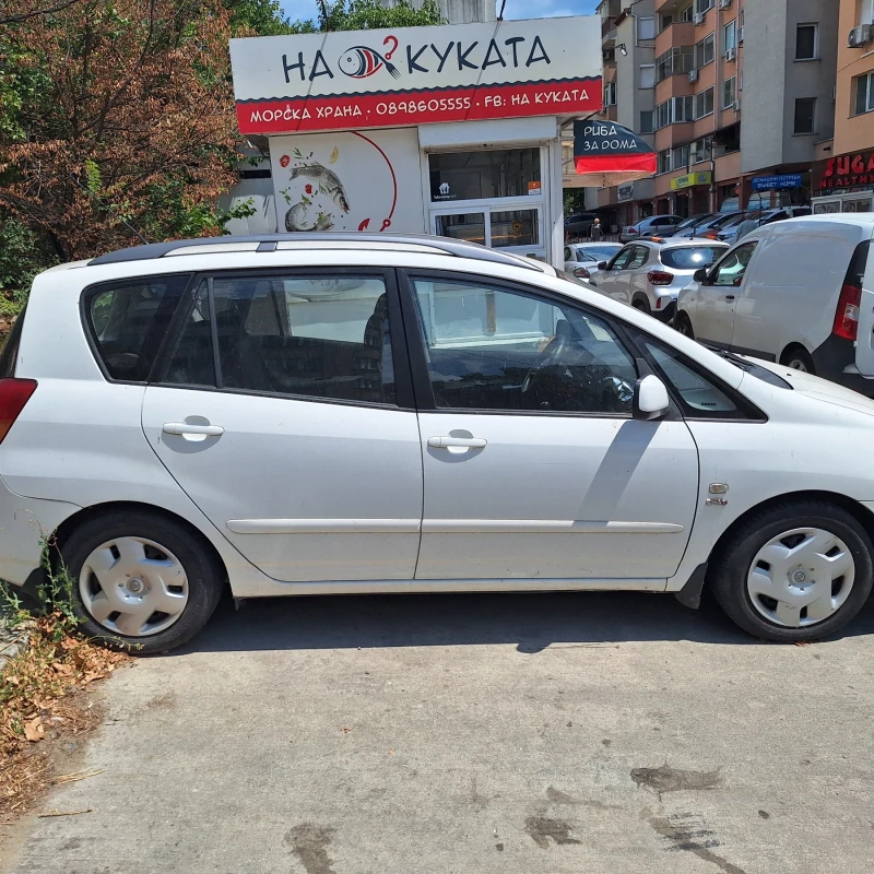 Toyota Corolla verso D4D, снимка 4 - Автомобили и джипове - 47394083