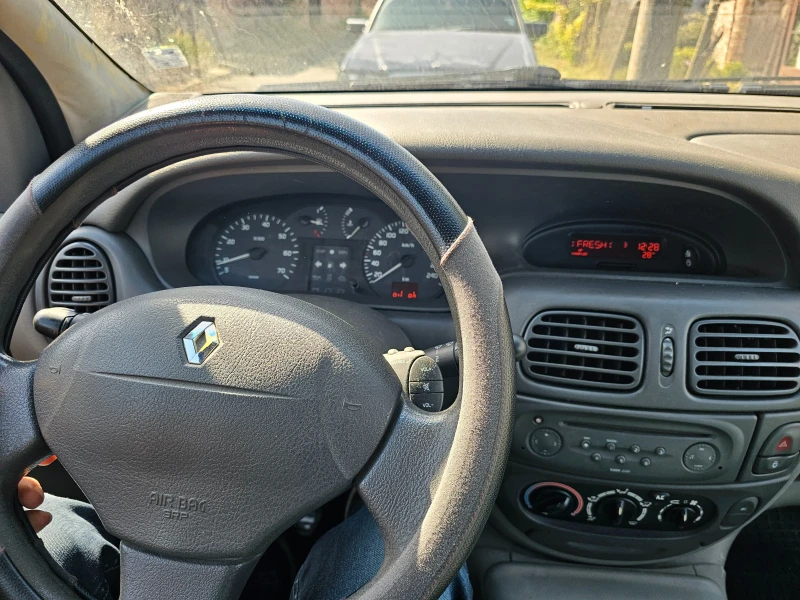 Renault Scenic 1.9 dTi (JA0N), снимка 2 - Автомобили и джипове - 48206433