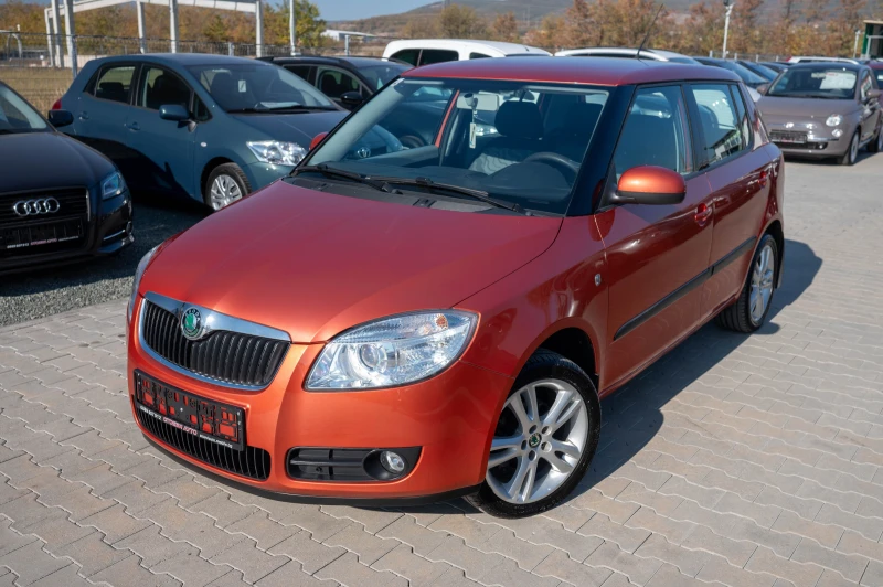 Skoda Fabia 1.6i* Автоматик* , снимка 1 - Автомобили и джипове - 47902438