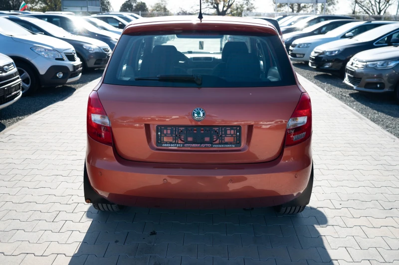 Skoda Fabia 1.6i* Автоматик* , снимка 8 - Автомобили и джипове - 47902438