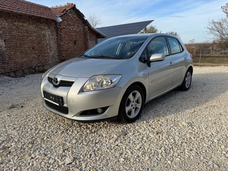 Toyota Auris 1.6i Климатроник, снимка 1 - Автомобили и джипове - 48042413