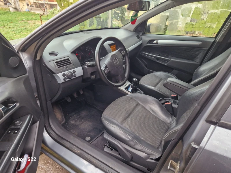 Opel Astra 1.7 CDTI, снимка 10 - Автомобили и джипове - 48580236