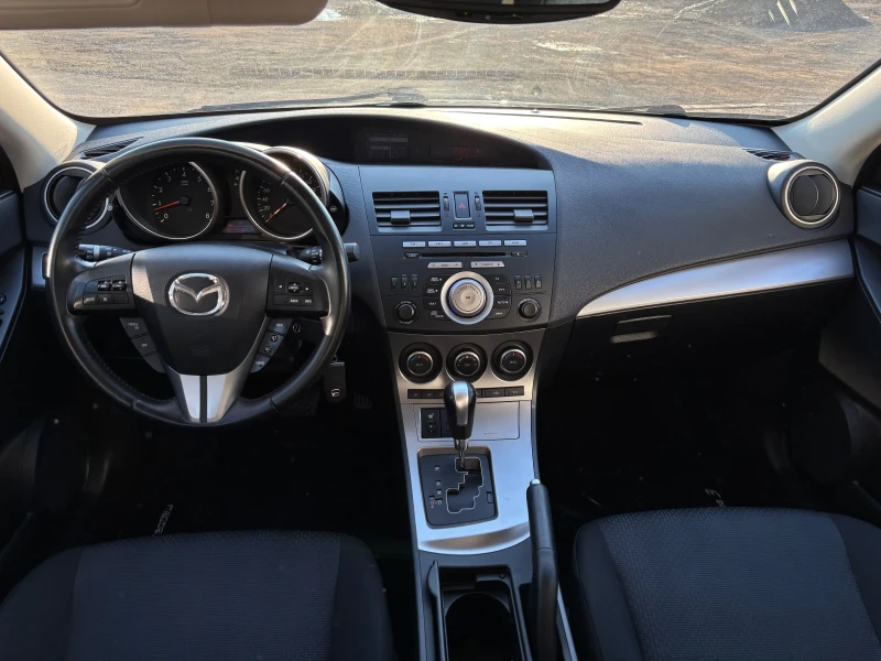 Mazda 3 2.0i / AUTOMATIC / SWISS, снимка 8 - Автомобили и джипове - 49365073