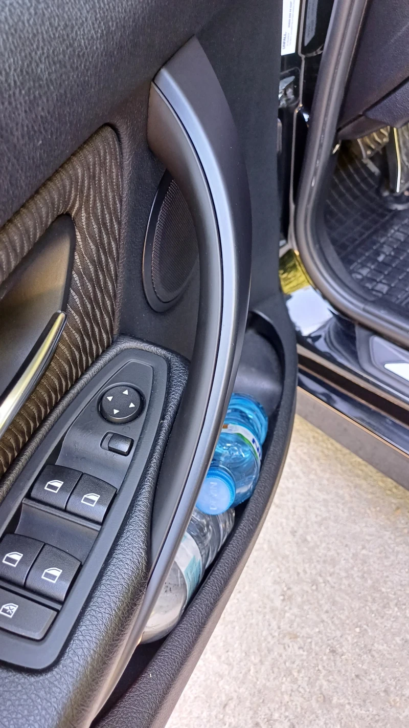 BMW 320, снимка 11 - Автомобили и джипове - 52320608