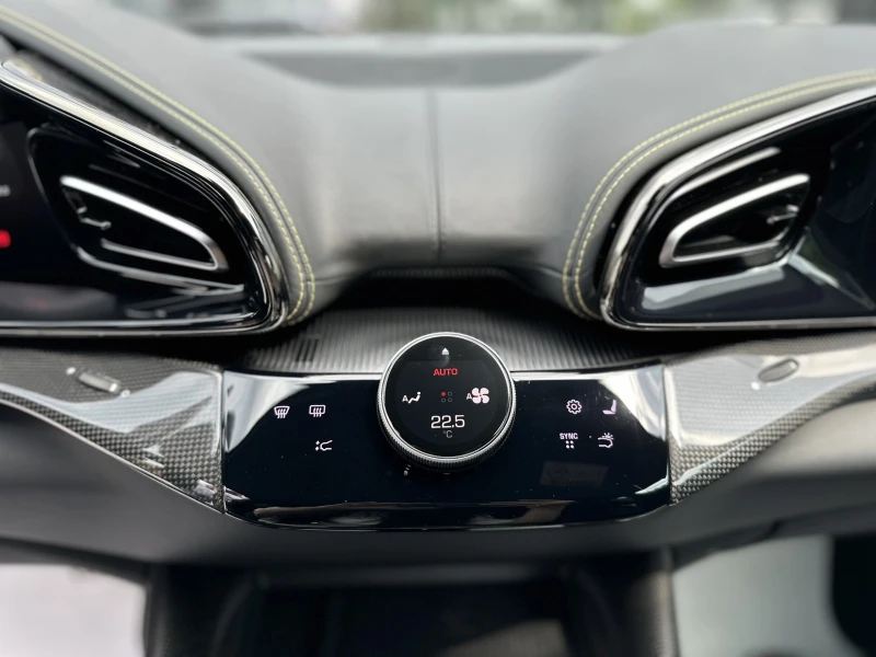 Ferrari Purosangue NEW/PANO/CAMERA/CARBON FULL, снимка 10 - Автомобили и джипове - 51178086