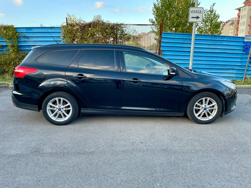 Ford Focus 1, 5 TDCI / 95к.с. * NAVI * TEMPOMAT * ОБСЛУЖЕН * , снимка 5 - Автомобили и джипове - 52380613