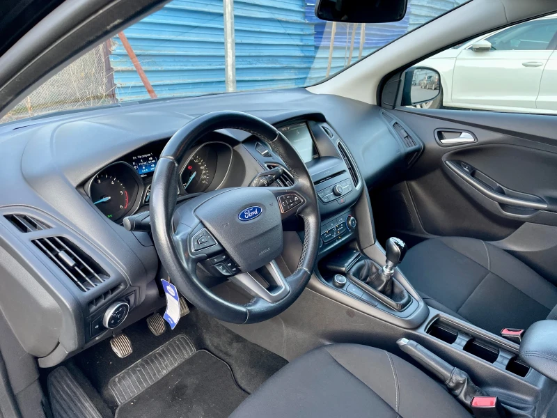 Ford Focus 1, 5 TDCI / 95к.с. * NAVI * TEMPOMAT * ОБСЛУЖЕН * , снимка 9 - Автомобили и джипове - 52380613
