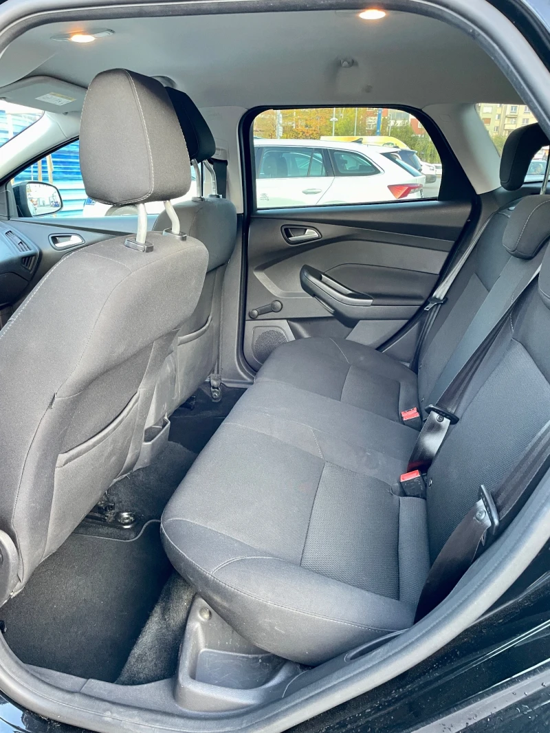 Ford Focus 1, 5 TDCI / 95к.с. * NAVI * TEMPOMAT * ОБСЛУЖЕН * , снимка 11 - Автомобили и джипове - 52380613