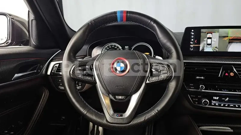 BMW 530 M SPORT/ФИКСИРАНА ЦЕНА ДО БЪЛГАРИЯ, снимка 11 - Автомобили и джипове - 54997432