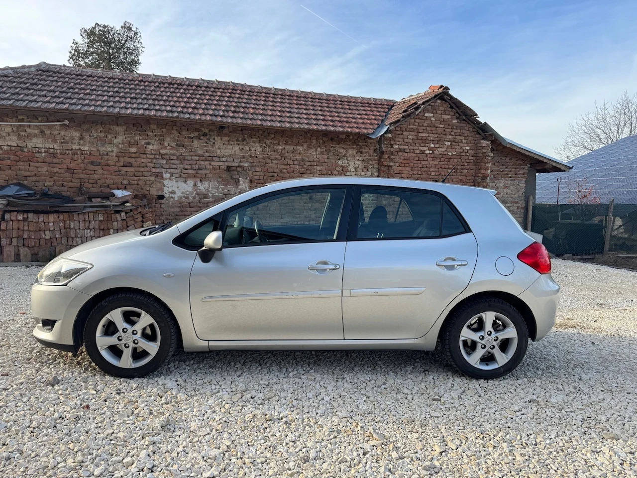 Toyota Auris 1.6i Климатроник - изображение 2