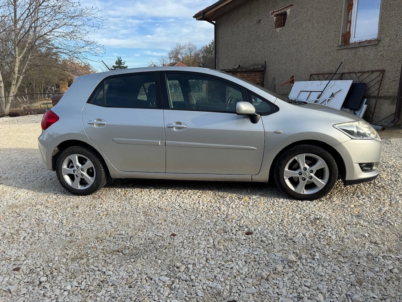 Toyota Auris 1.6i Климатроник - изображение 6