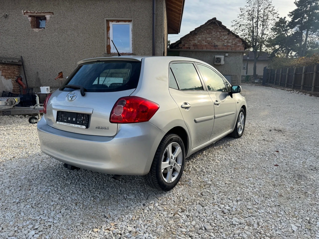 Toyota Auris 1.6i Климатроник - изображение 5