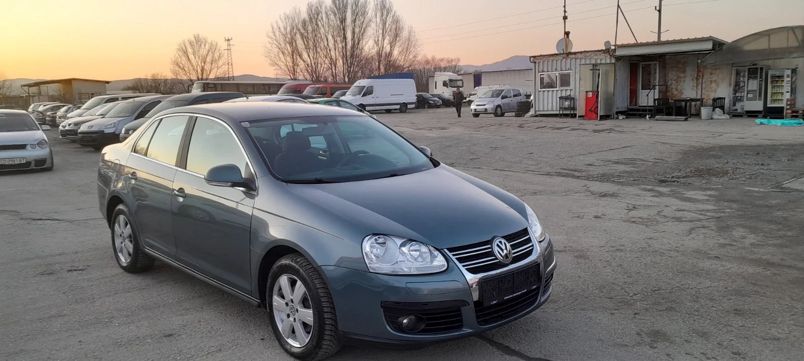 VW Jetta 1.6 и 102k.c - изображение 2