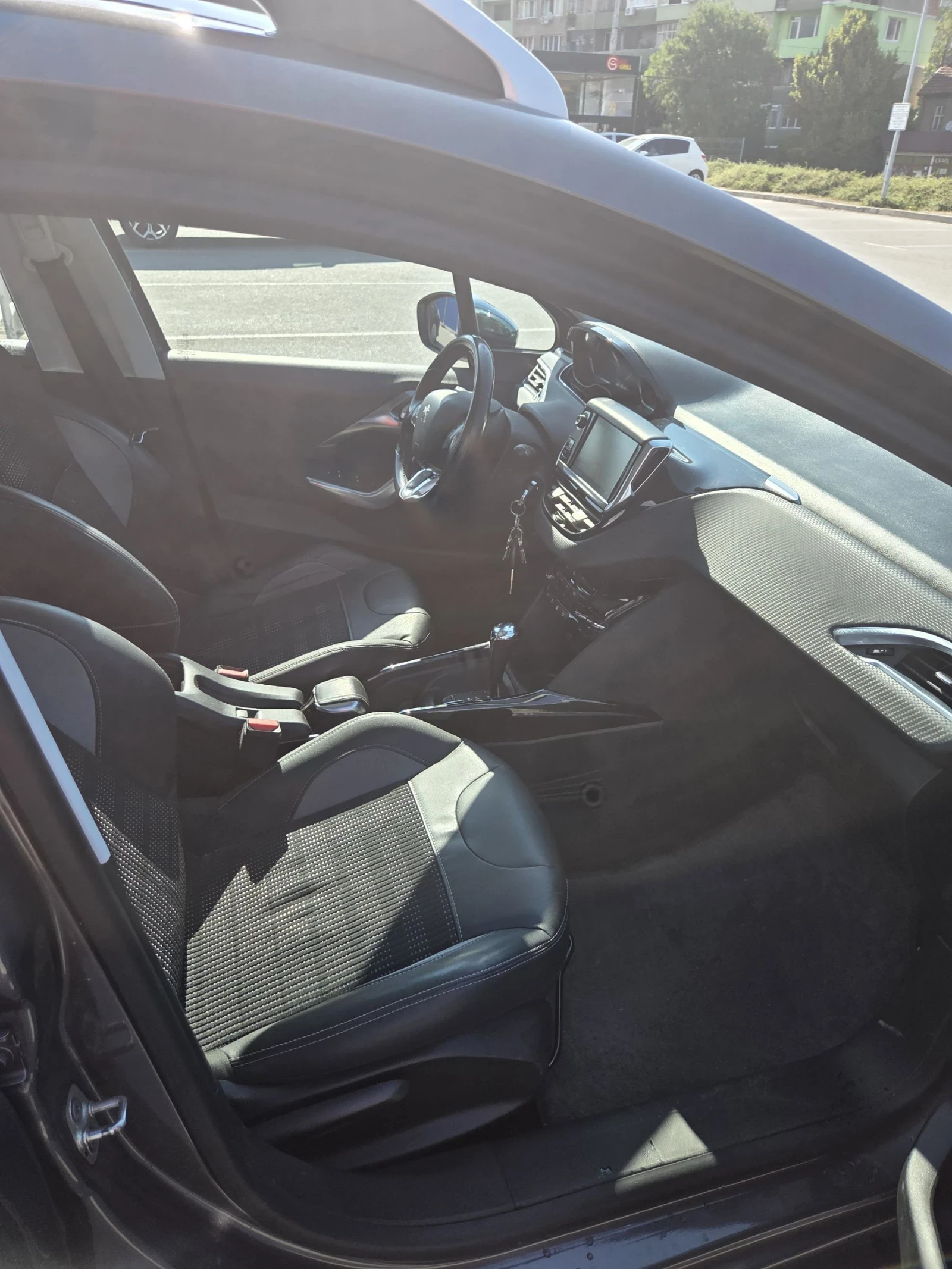 Peugeot 2008 Газ, автомат, всички екстри  - изображение 7