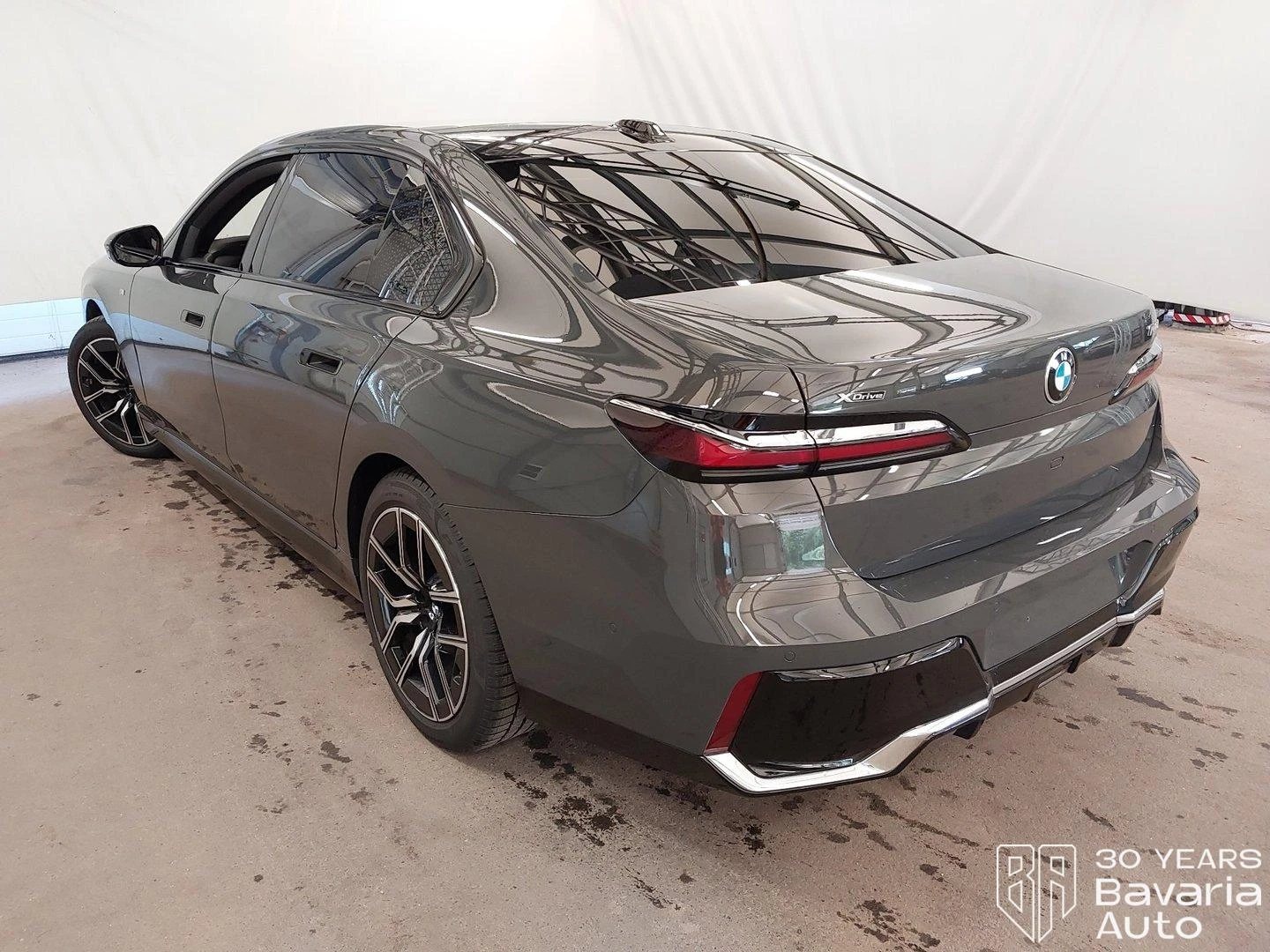 BMW 740 d xDrive Sportautomatic M Sport Paket - изображение 2