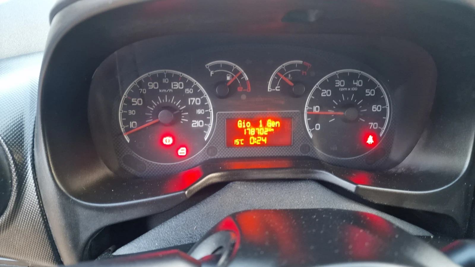 Fiat Qubo 1.3 MultiJet= Euro-5= , снимка 12 - Автомобили и джипове - 53829948