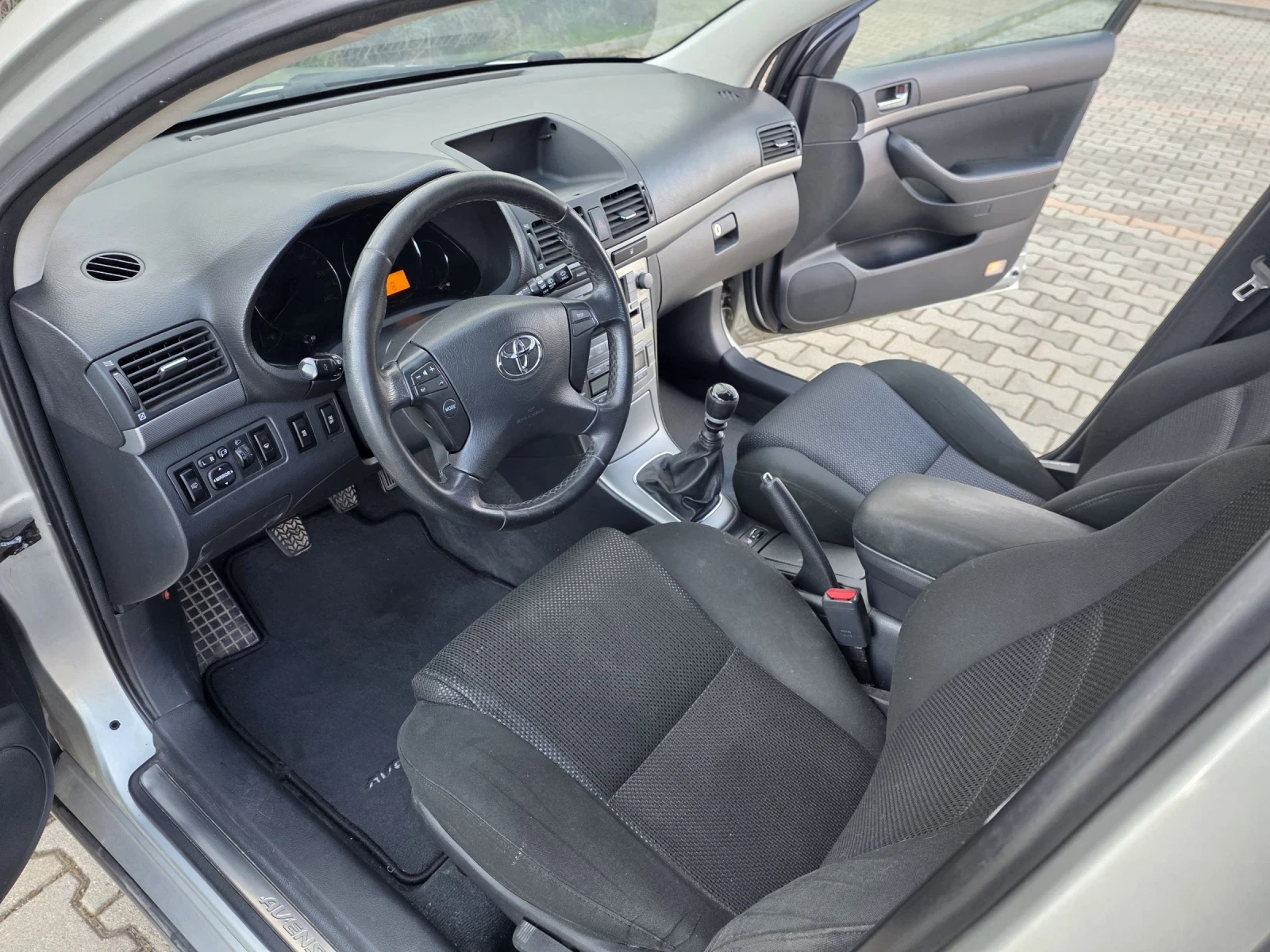 Toyota Avensis 2.0, D4D, Facelift , снимка 9 - Автомобили и джипове - 53837858