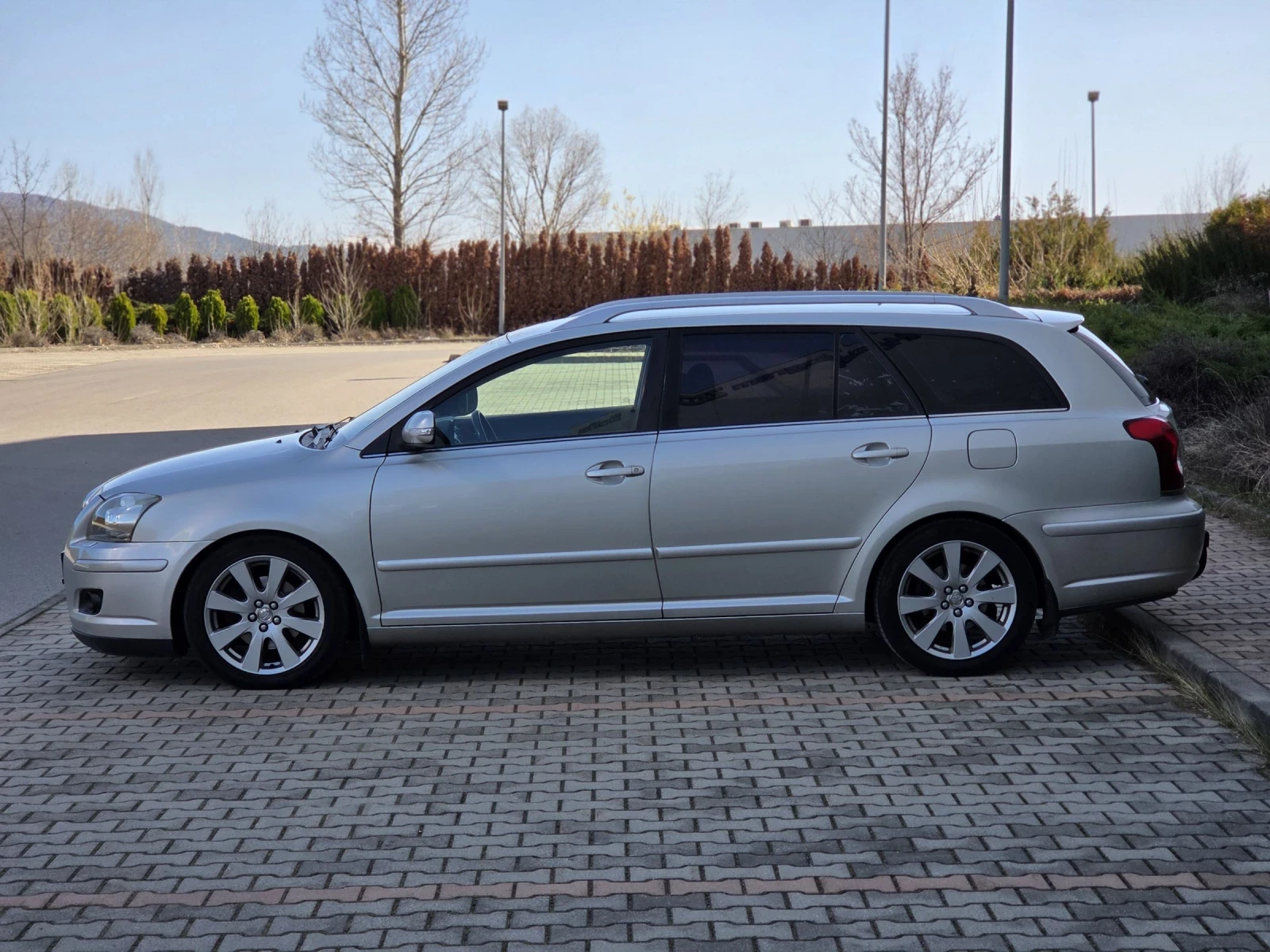 Toyota Avensis 2.0, D4D, Facelift , снимка 5 - Автомобили и джипове - 53837858