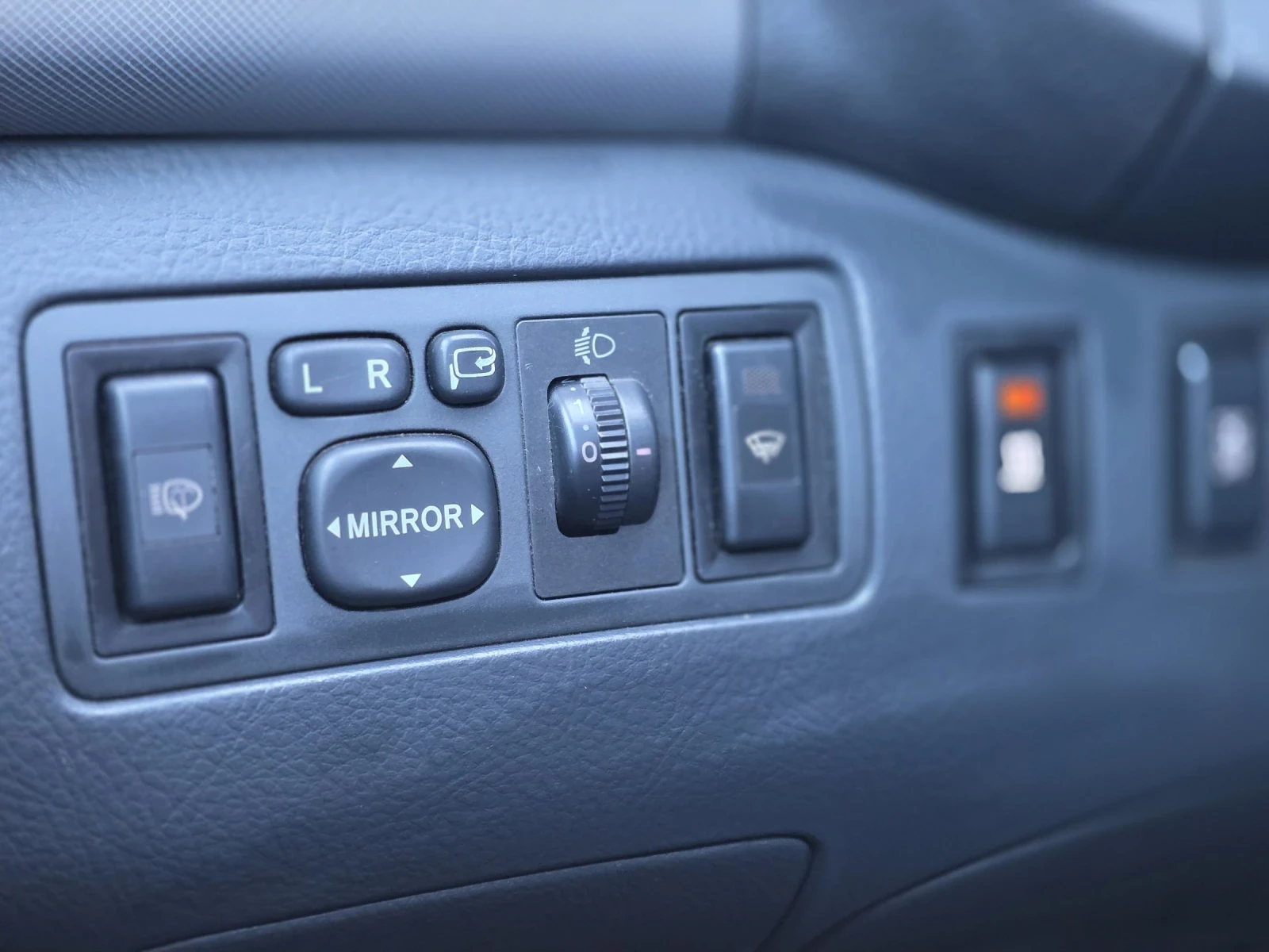 Toyota Avensis 2.0, D4D, Facelift , снимка 12 - Автомобили и джипове - 53837858