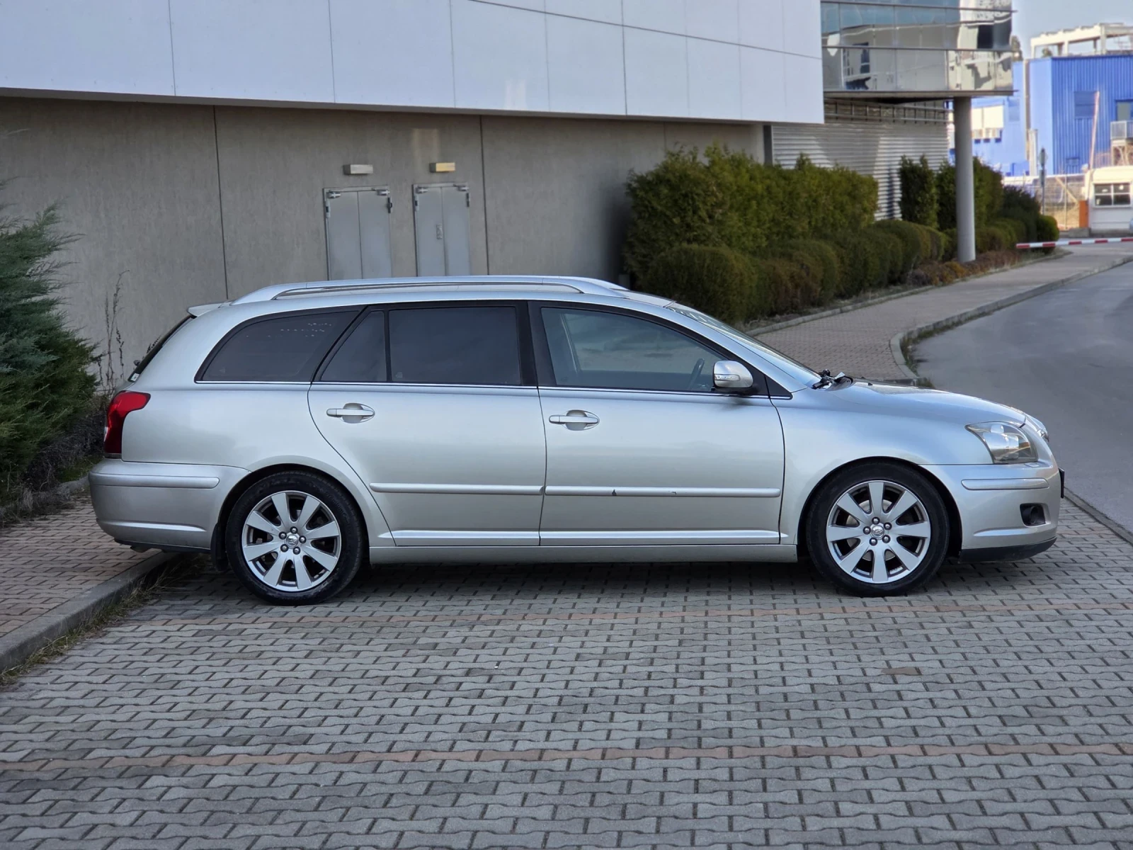 Toyota Avensis 2.0, D4D, Facelift , снимка 2 - Автомобили и джипове - 53837858