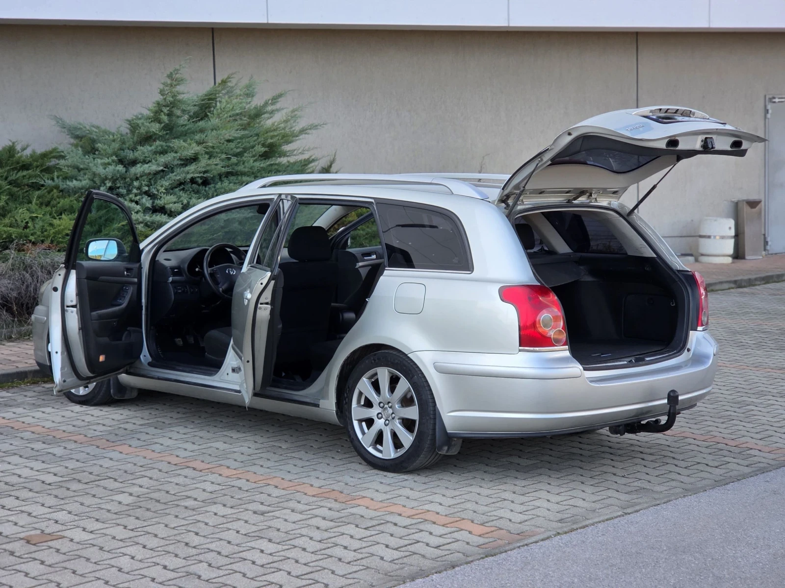 Toyota Avensis 2.0, D4D, Facelift , снимка 7 - Автомобили и джипове - 53837858