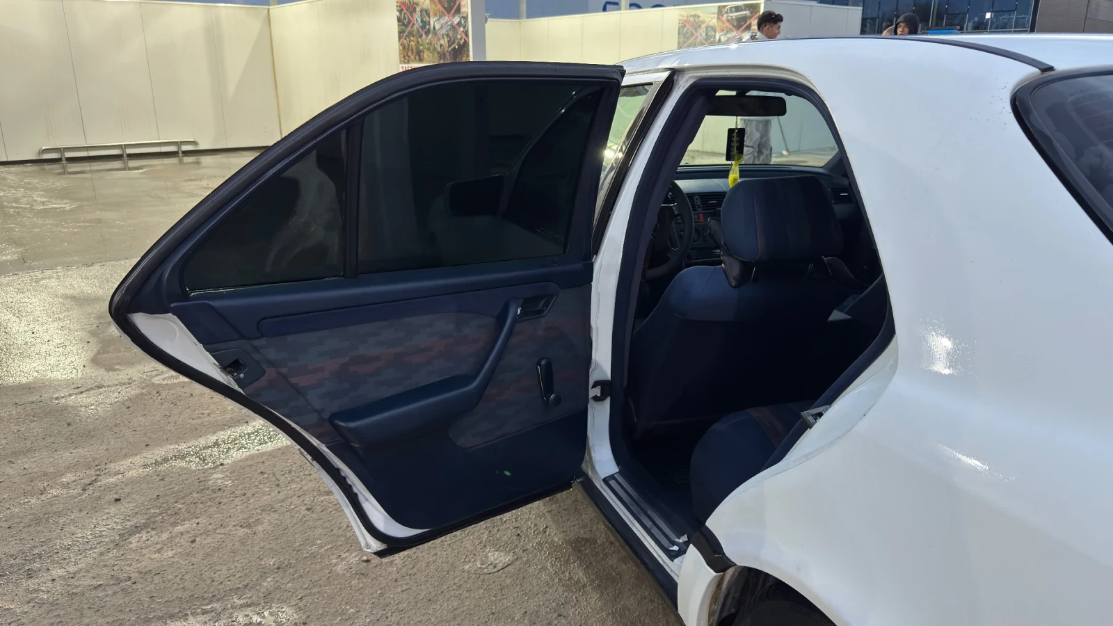 Mercedes-Benz C 180, снимка 7 - Автомобили и джипове - 53858432