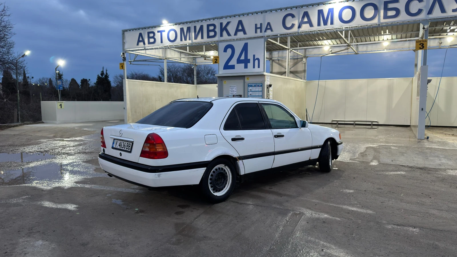 Mercedes-Benz C 180, снимка 3 - Автомобили и джипове - 53858432