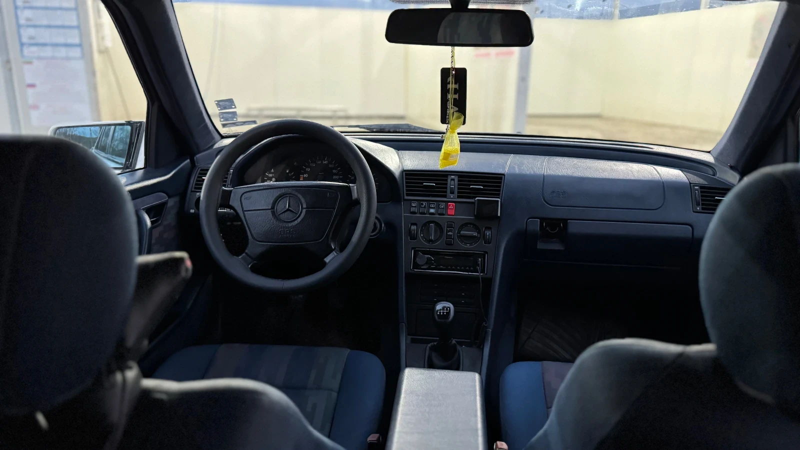 Mercedes-Benz C 180, снимка 13 - Автомобили и джипове - 53858432