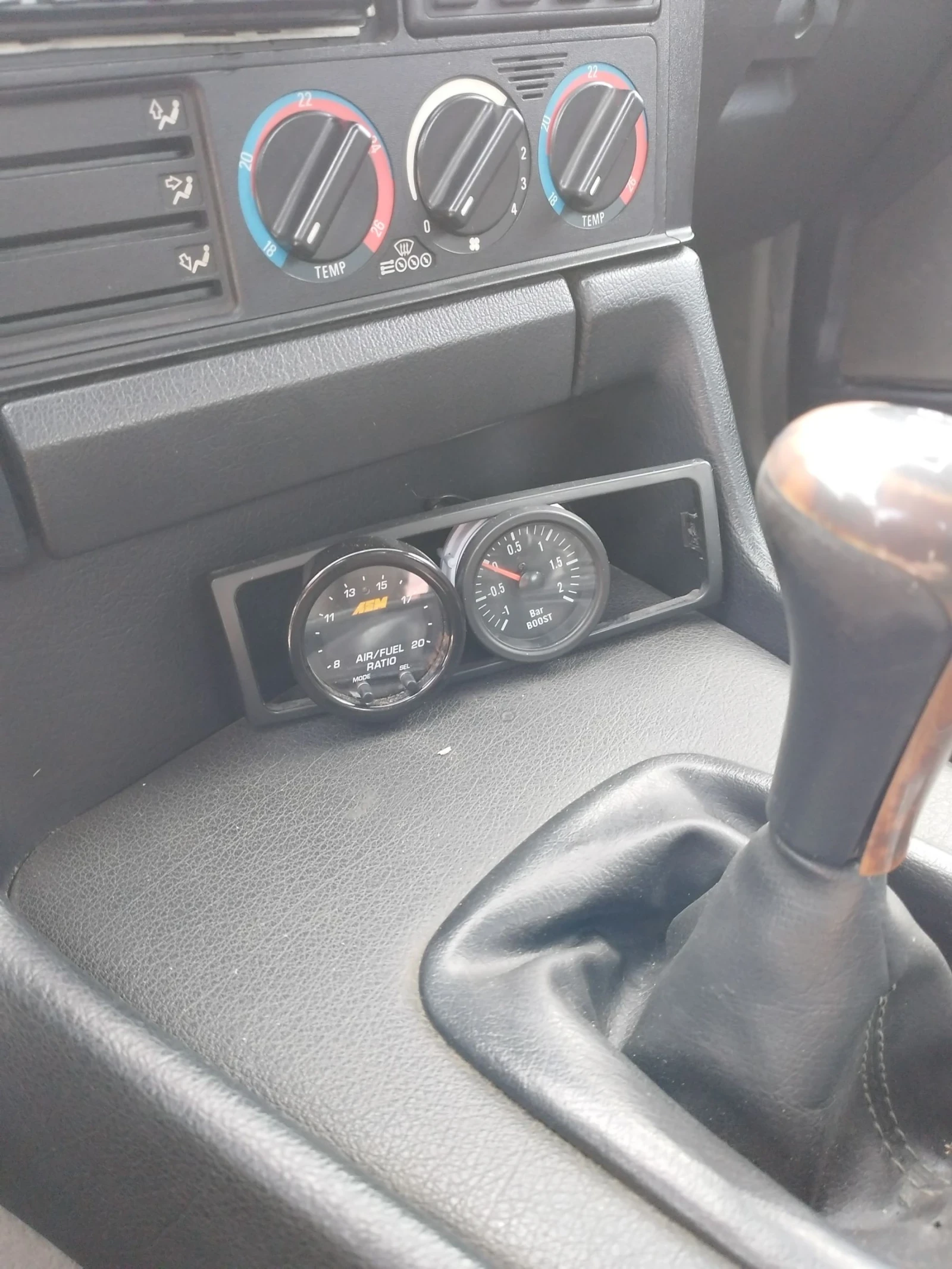 BMW 520 Бензин, снимка 11 - Автомобили и джипове - 54004226