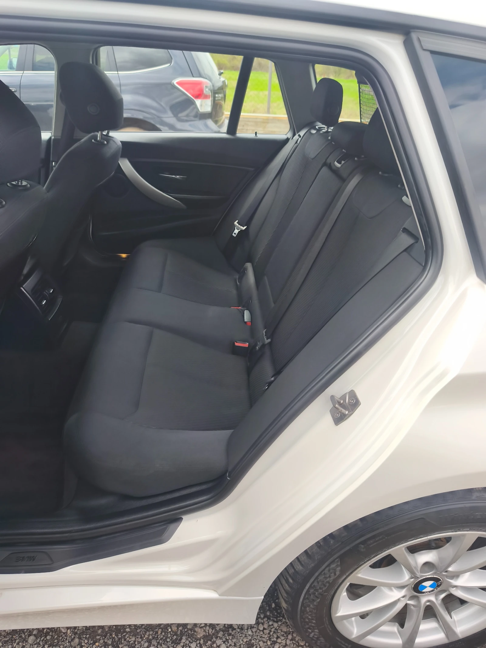 BMW 318 d Xdrive Перла, снимка 12 - Автомобили и джипове - 54278874